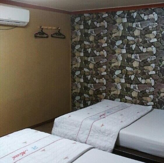 Номер Стандарт, Gumi A Motel