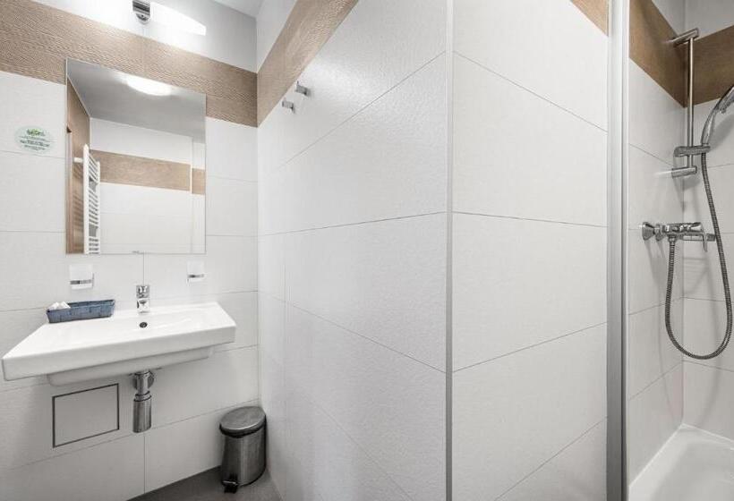 استودیوی استاندارد, Apart Hotel Virgo