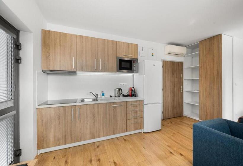 استودیوی استاندارد, Apart Hotel Virgo