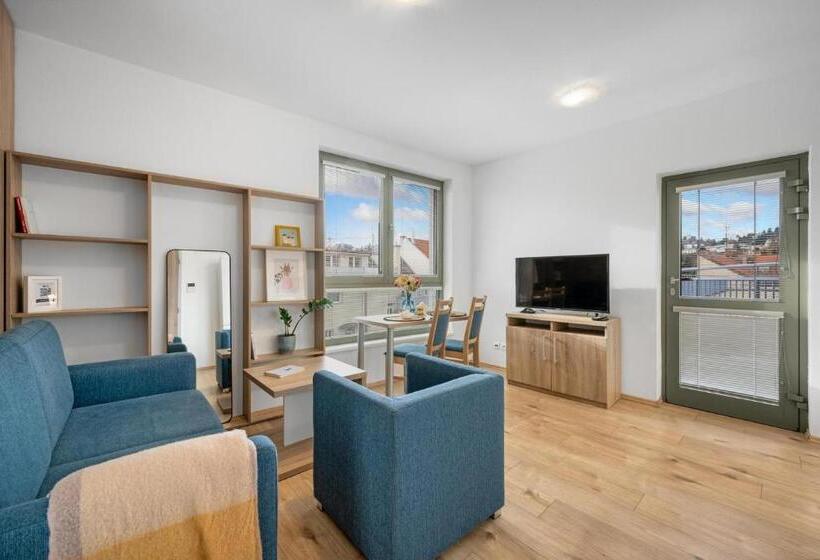 استودیوی استاندارد, Apart Hotel Virgo