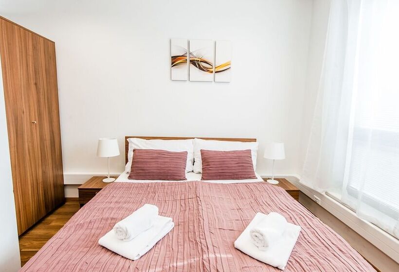 استودیوی استاندارد, Apart Hotel Virgo