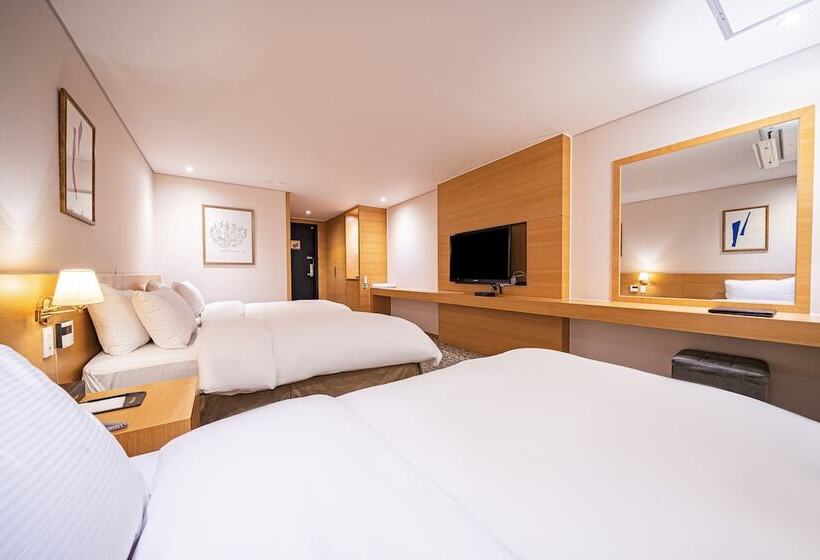 غرفة قياسية ثلاثية, Benikea Hotel Bizinn