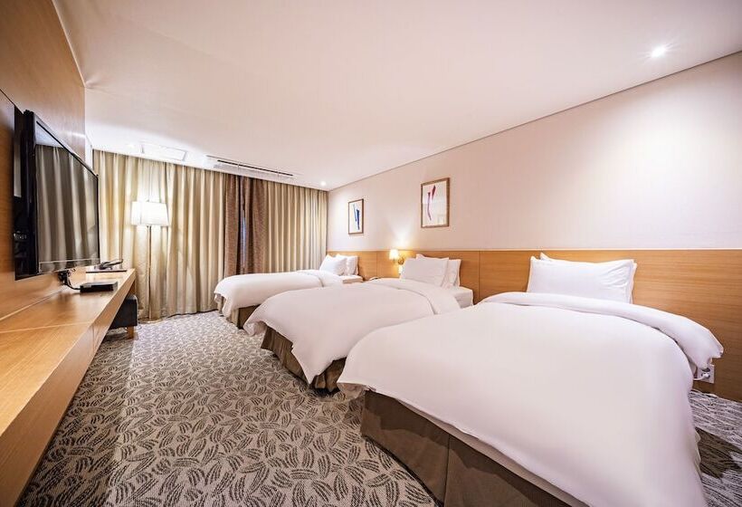 غرفة قياسية ثلاثية, Benikea Hotel Bizinn