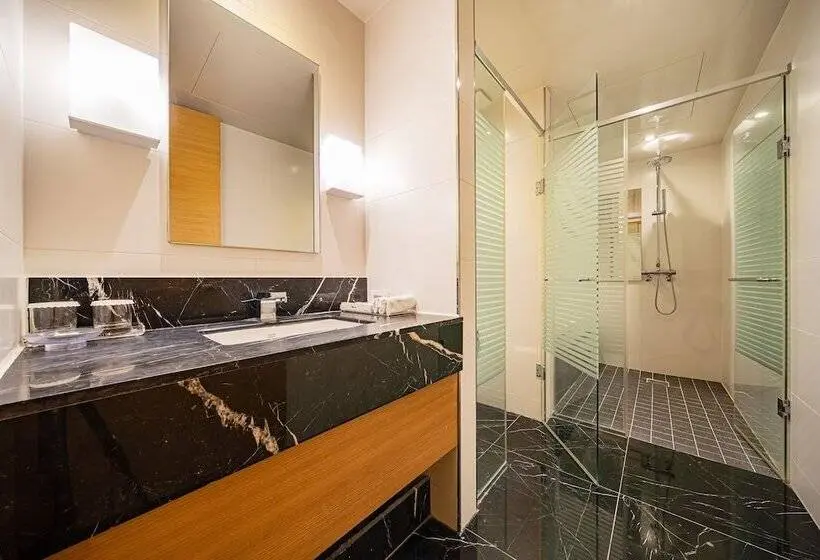 Perhesviitti, Benikea Hotel Bizinn