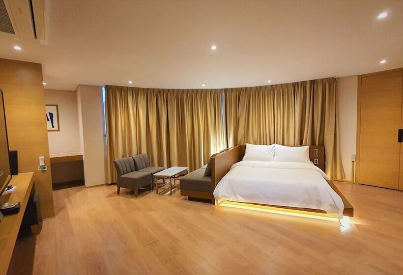 جناح عائلي, Benikea Hotel Bizinn