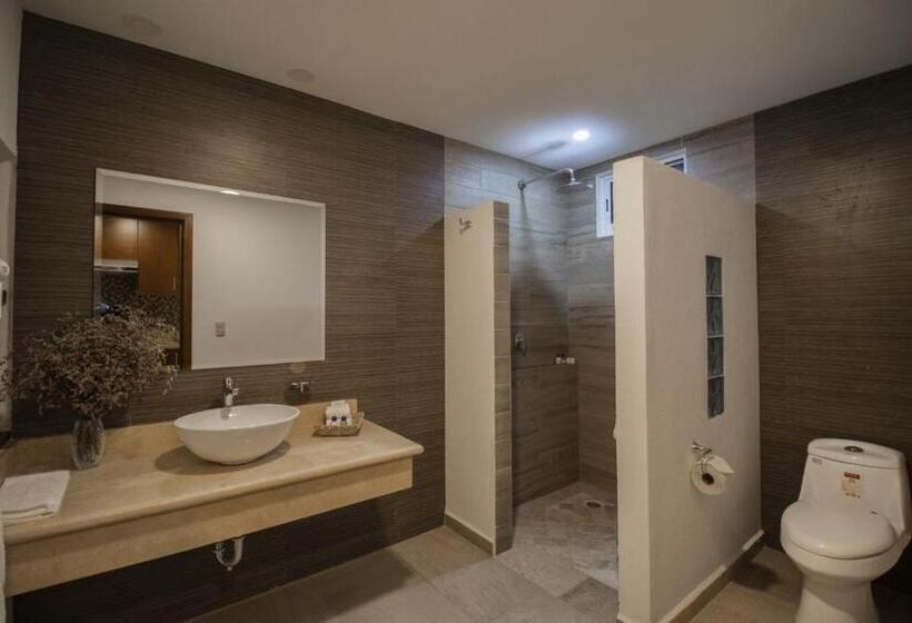 带海景的复工套房, The Paramar Beachfront Boutique Hotel With Breakfast Included Downtown Malecon