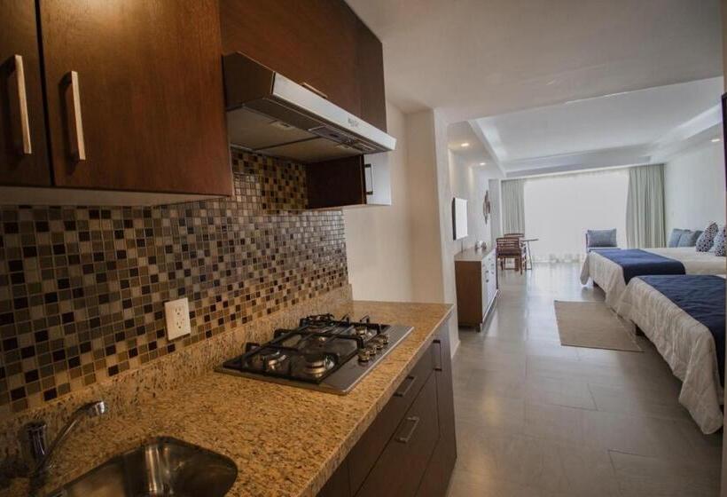 带海景的复工套房, The Paramar Beachfront Boutique Hotel With Breakfast Included Downtown Malecon