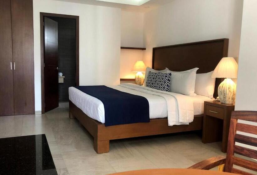 带城市景观的套间, The Paramar Beachfront Boutique Hotel With Breakfast Included Downtown Malecon