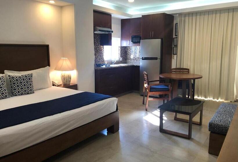 带城市景观的套间, The Paramar Beachfront Boutique Hotel With Breakfast Included Downtown Malecon