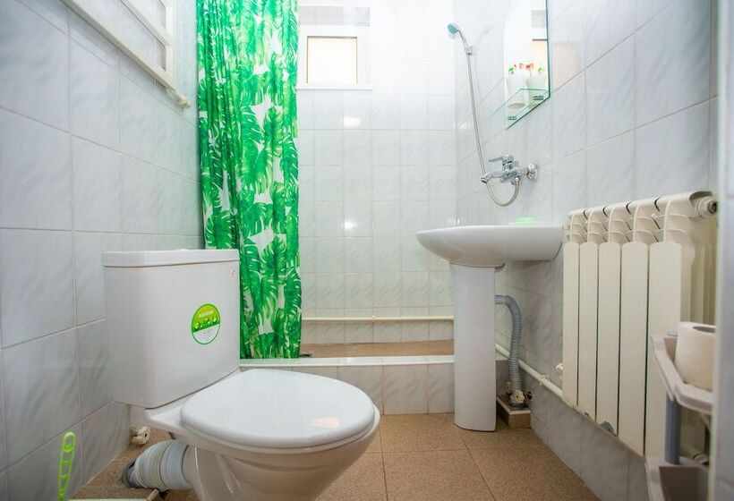 اتاق خانوادگی, Guest House Apelsin