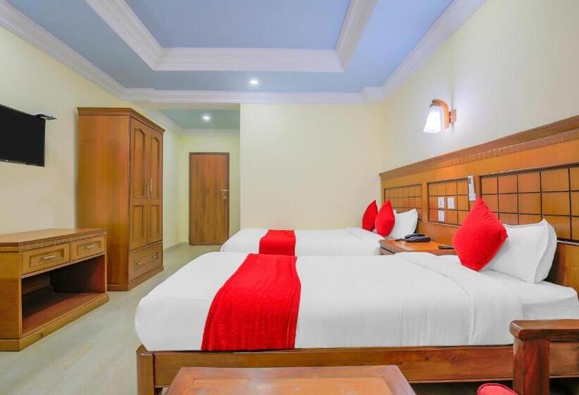 اتاق لوکس, Lacoul Inn