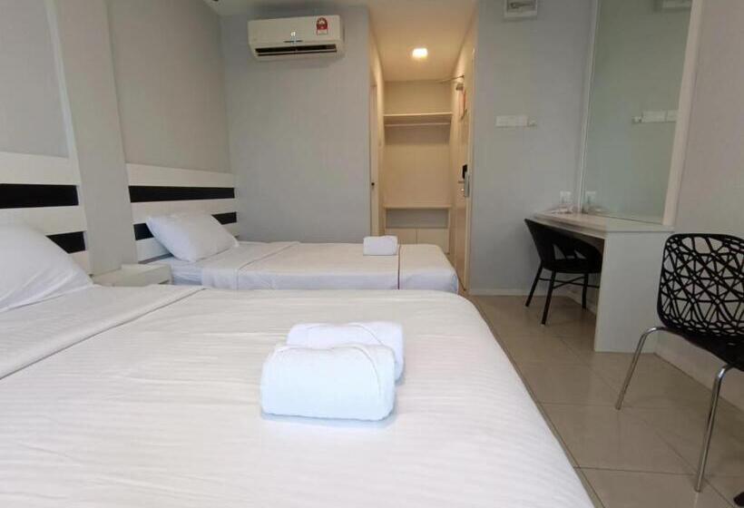 Номер Стандарт Трехместный, Lea Guest House & Cafe Lukut