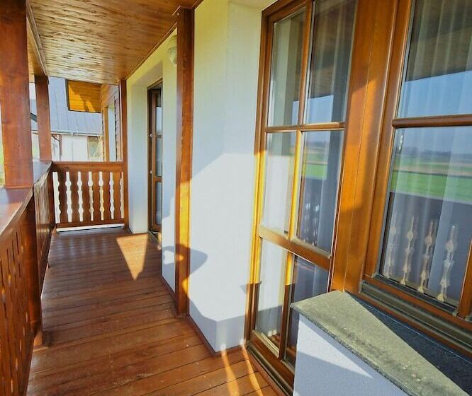 带1个卧室的带阳台的公寓, Poduszka Apartamenty Zdrojowe