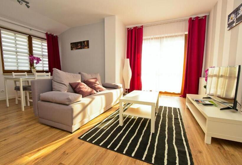 带1个卧室的带阳台的公寓, Poduszka Apartamenty Zdrojowe