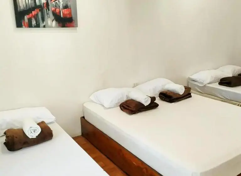 بانگلوی استاندارد, Siargao Tropic Hostel