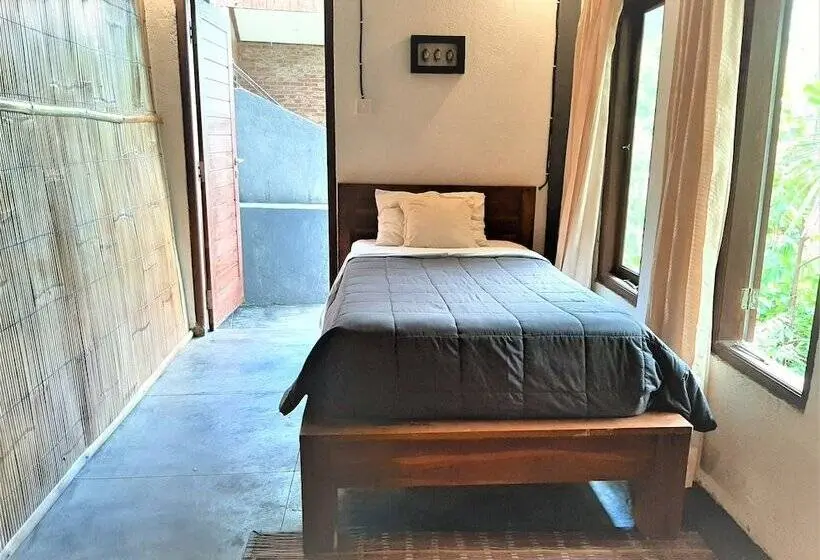 スタンダードシングルルーム, Astana Swaha Villa