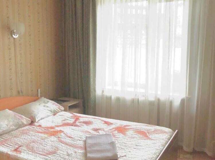 اتاق اکونومی, Avrora