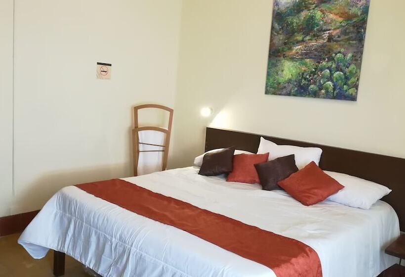 غرفة قياسية, Aroma 406