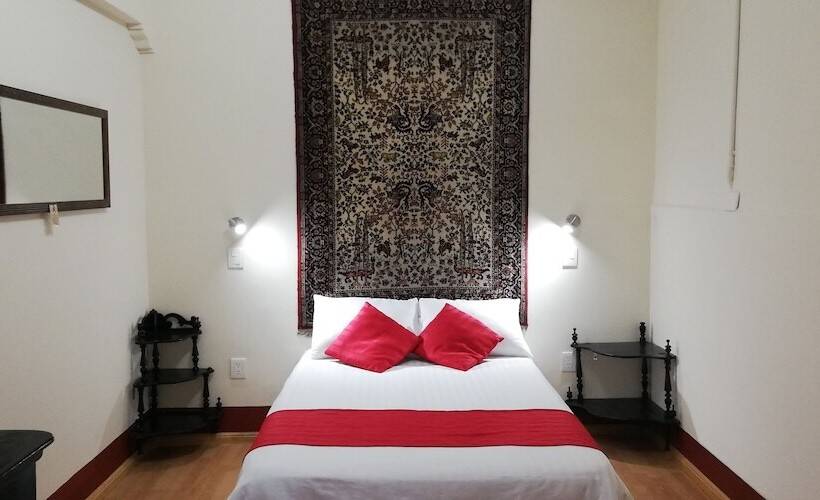 غرفة قياسية, Aroma 406