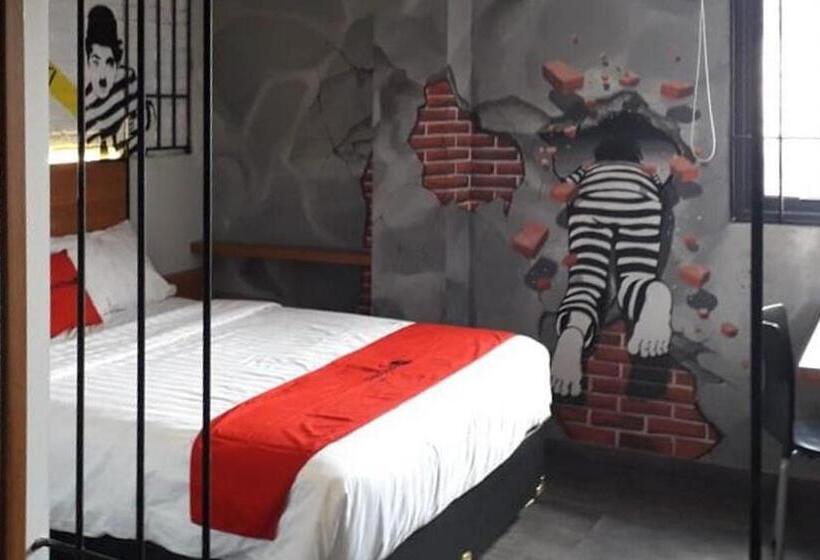 חדר דלוקס, Reddoorz Plus @ Doorman Guest House