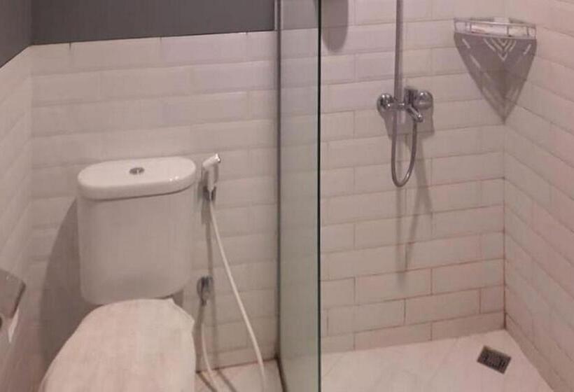 Семейный Номер, Reddoorz Plus @ Doorman Guest House