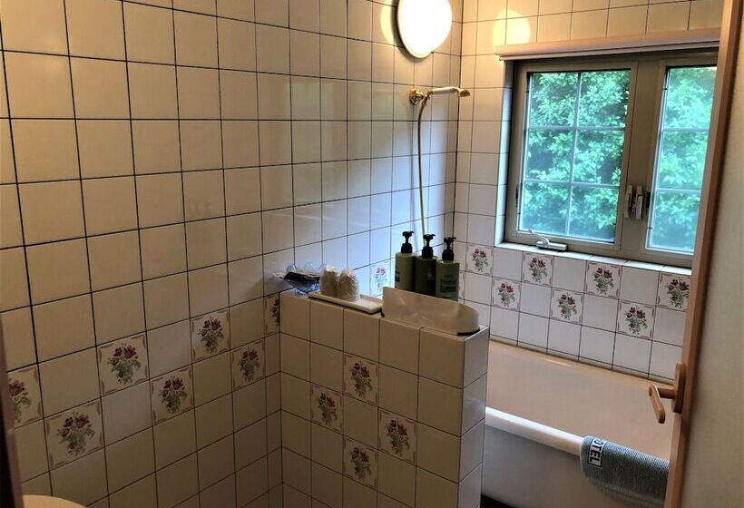 اتاق استاندارد سه نفره, Forest Villa Olive