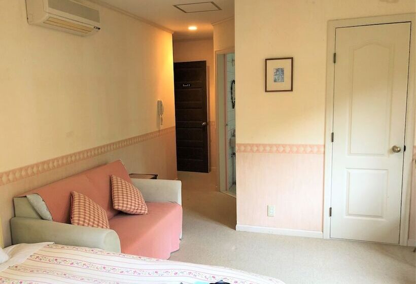 اتاق استاندارد سه نفره, Forest Villa Olive