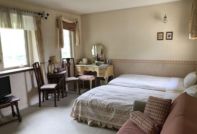 اتاق استاندارد سه نفره, Forest Villa Olive