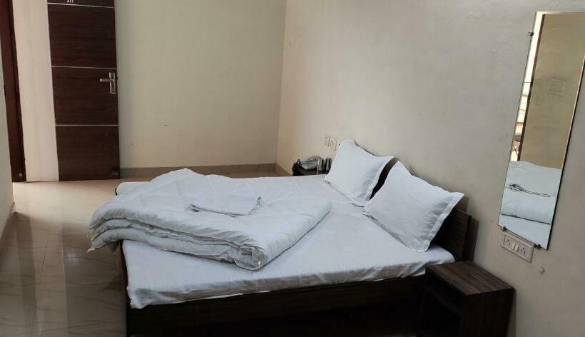 Deluxe-huone, Gopi Dham, Haridwar