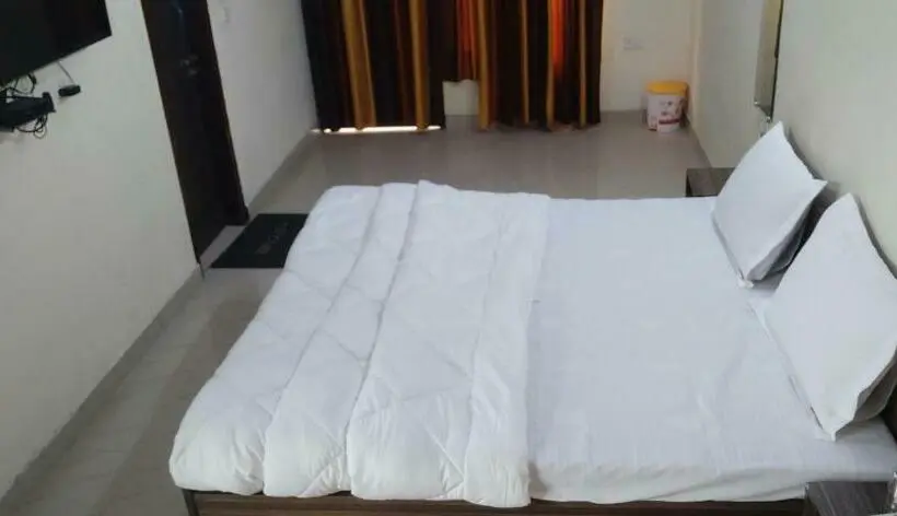 Chambre Deluxe, Gopi Dham, Haridwar
