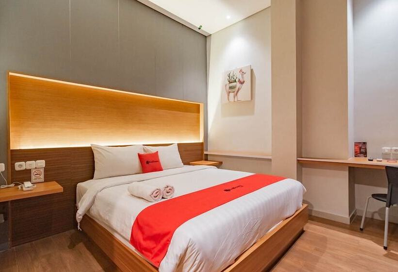 חדר דלוקס, Reddoorz Plus @ Doorman Guest House