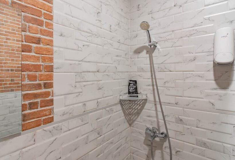 חדר דלוקס, Reddoorz Plus @ Doorman Guest House