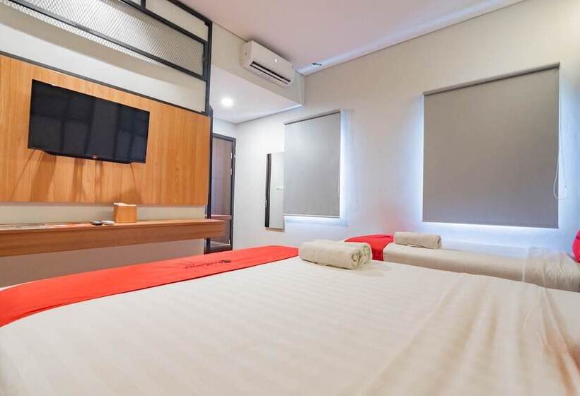 Трехместный Номер Deluxe, Reddoorz Plus @ Doorman Guest House