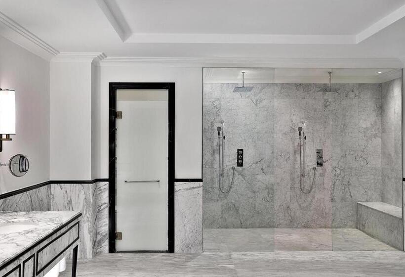 جناح ملكى, The St. Regis Amman