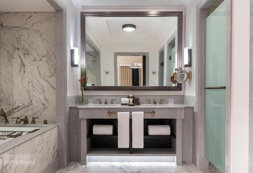 جناح سرير كينج, The St. Regis Amman