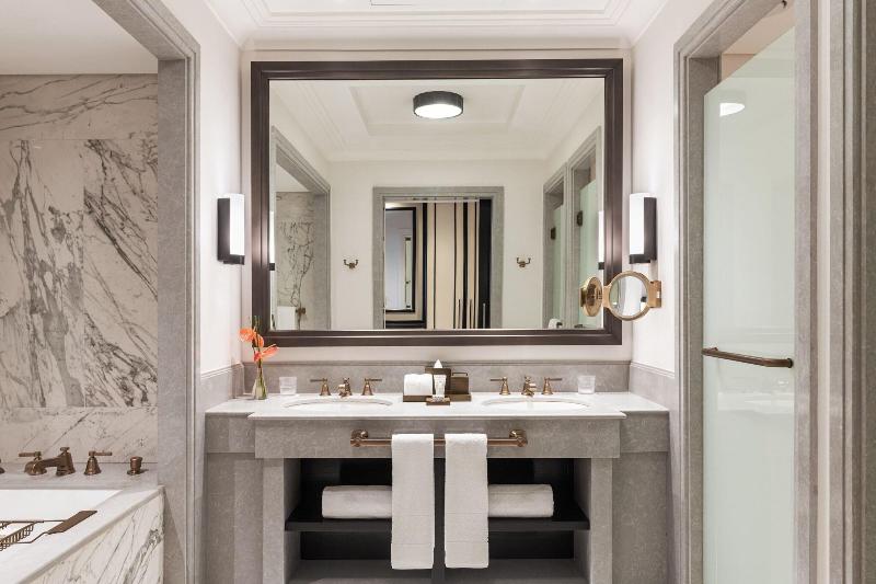 غرفة ديلوكس سرير كينج, The St. Regis Amman