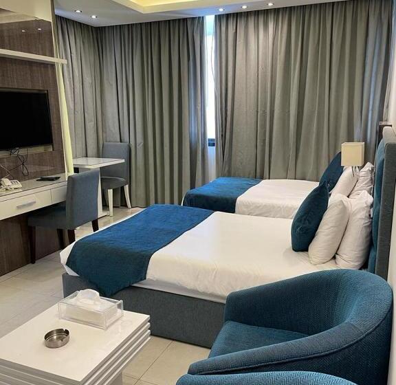 اتاق لوکس با چشم‌انداز دریا, Palm Ville Suites