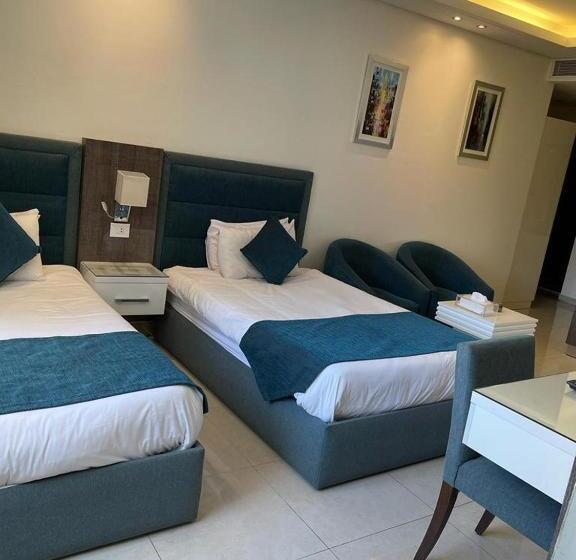 اتاق لوکس با چشم‌انداز دریا, Palm Ville Suites