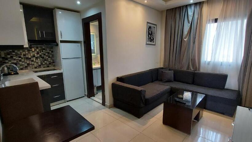 سوییت جونیور لوکس, Palm Ville Suites