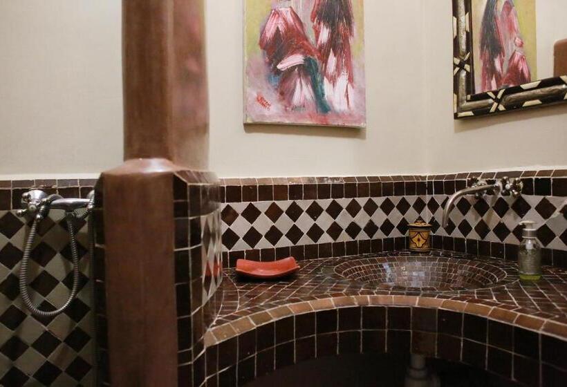 Chambre Basic, Riad Dar Sirine