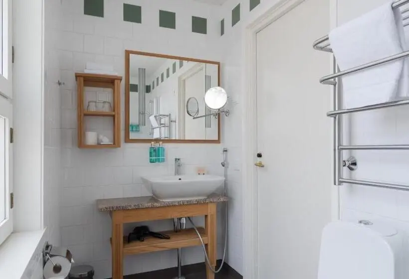 اتاق استاندارد با چشم‌انداز دریاچه, Boutique Hotel Lähde