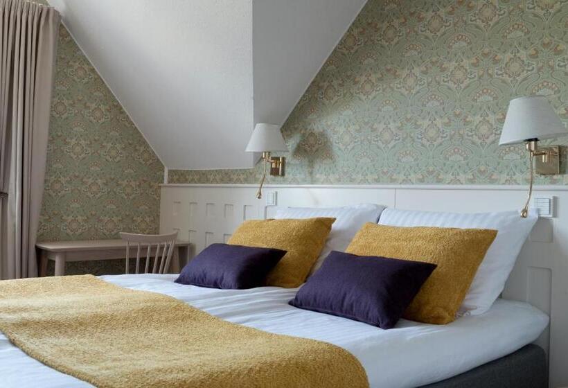 Suite with lake view, Boutique Hotel Lähde