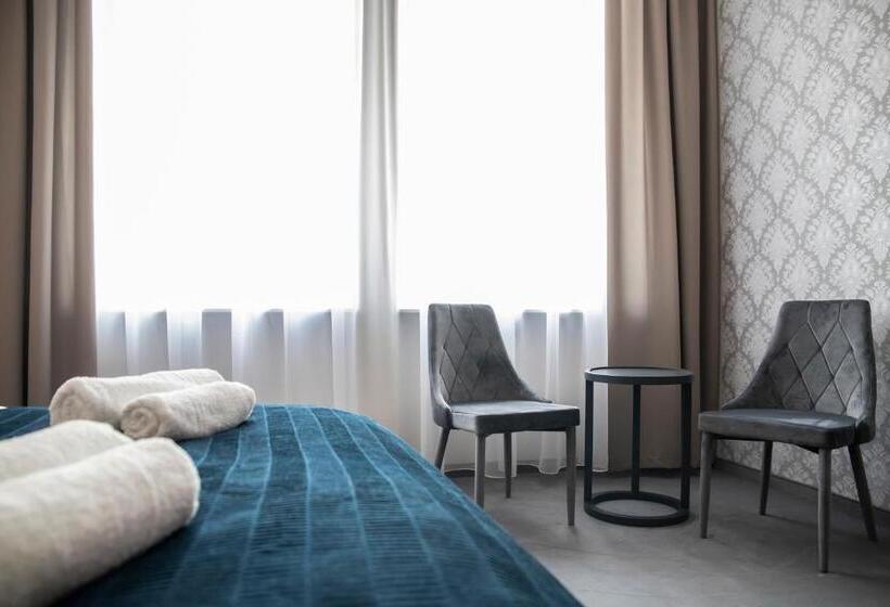 豪华房间, Brassel Apart