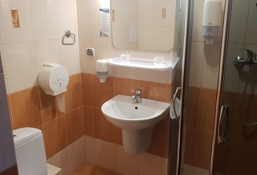 Семейный Номер, Carina