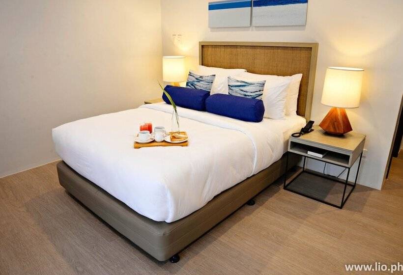 اتاق لوکس با چشمانداز استخر, Huni Lio