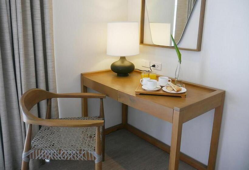 اتاق لوکس با تخت دو نفره بزرگ, Huni Lio