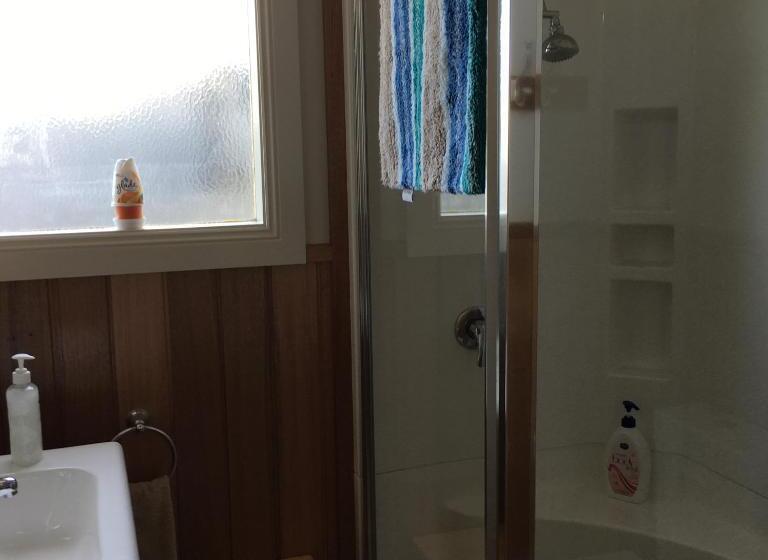 غرفة قياسية, Mickey Bourke S Koroit