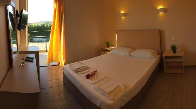 اتاق استاندارد با بالکن, Ocean Pacific