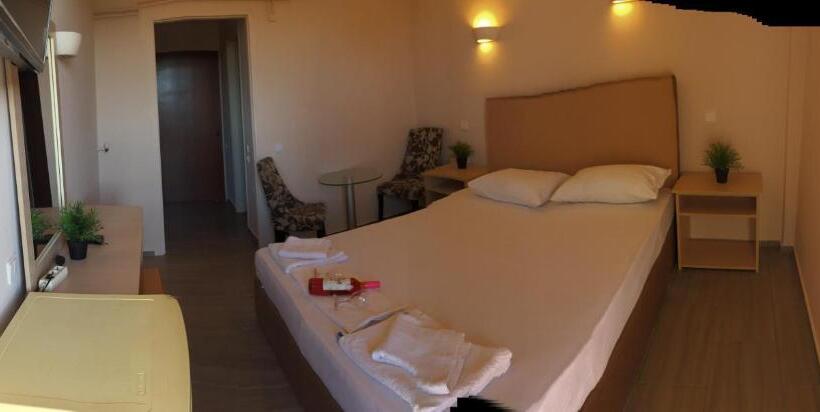 اتاق اکونومی, Ocean Pacific