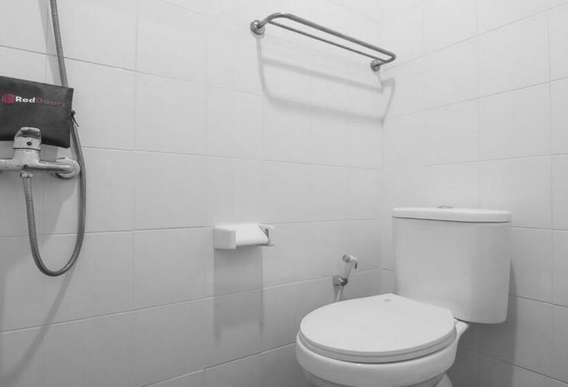 Номер Стандарт, Reddoorz Near Itc Mangga Dua